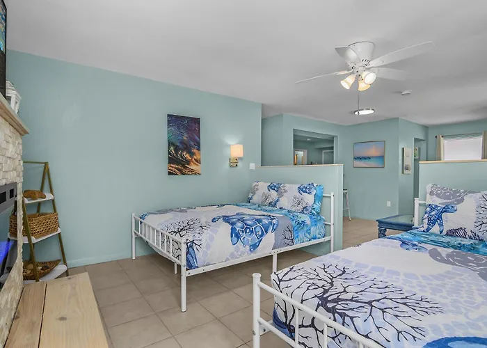 Latitude 26 Waterfront Boutique Resort - Fort Myers Beach